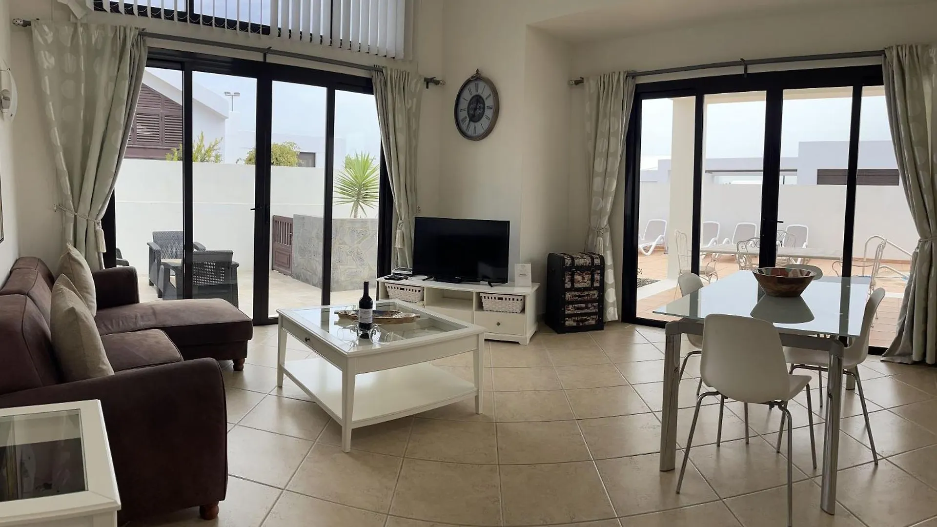 Casa Saidera contacts